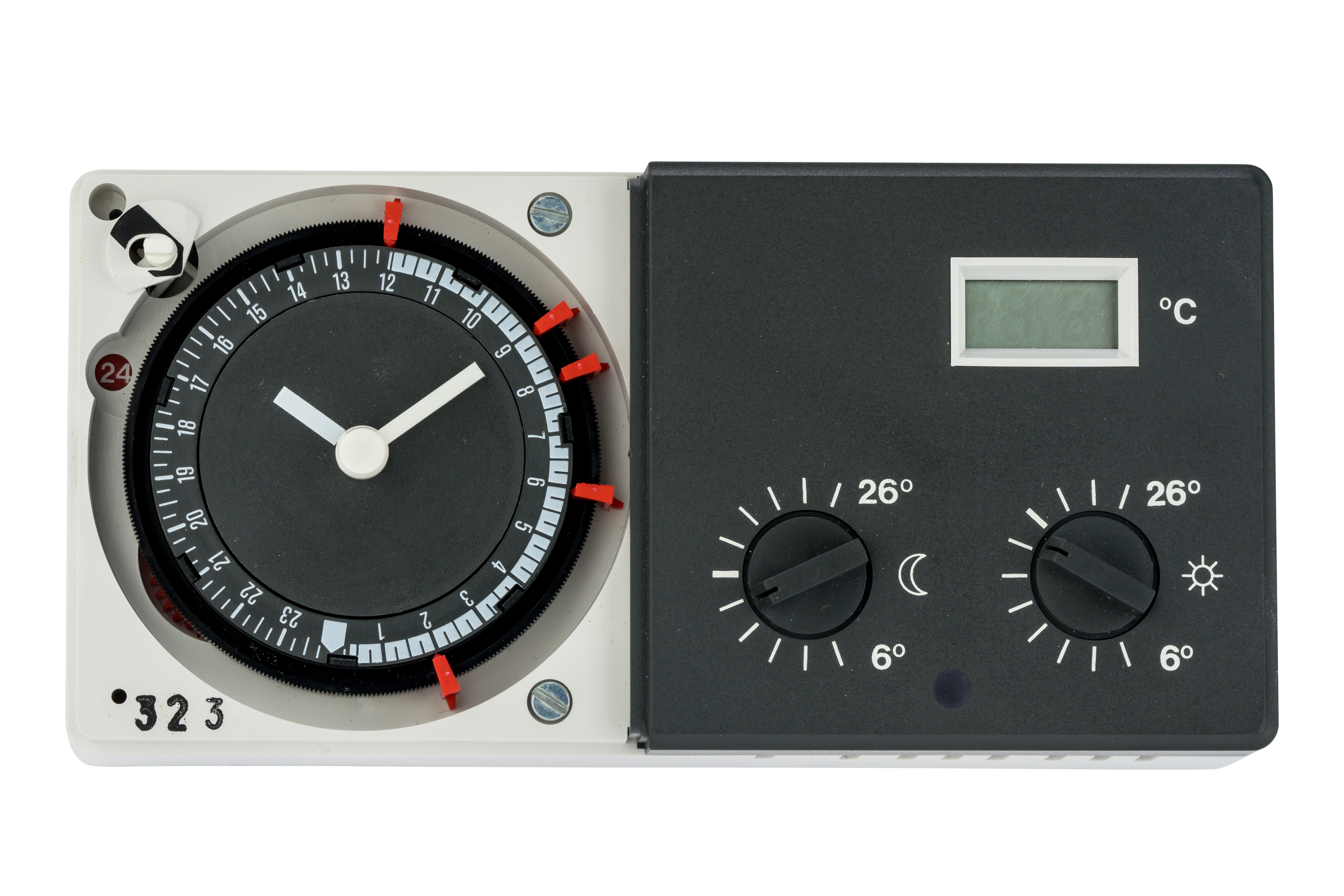 RAMSES-Zeitschaltuhr mit mehreren roten Schaltreitern für Heizprogramme