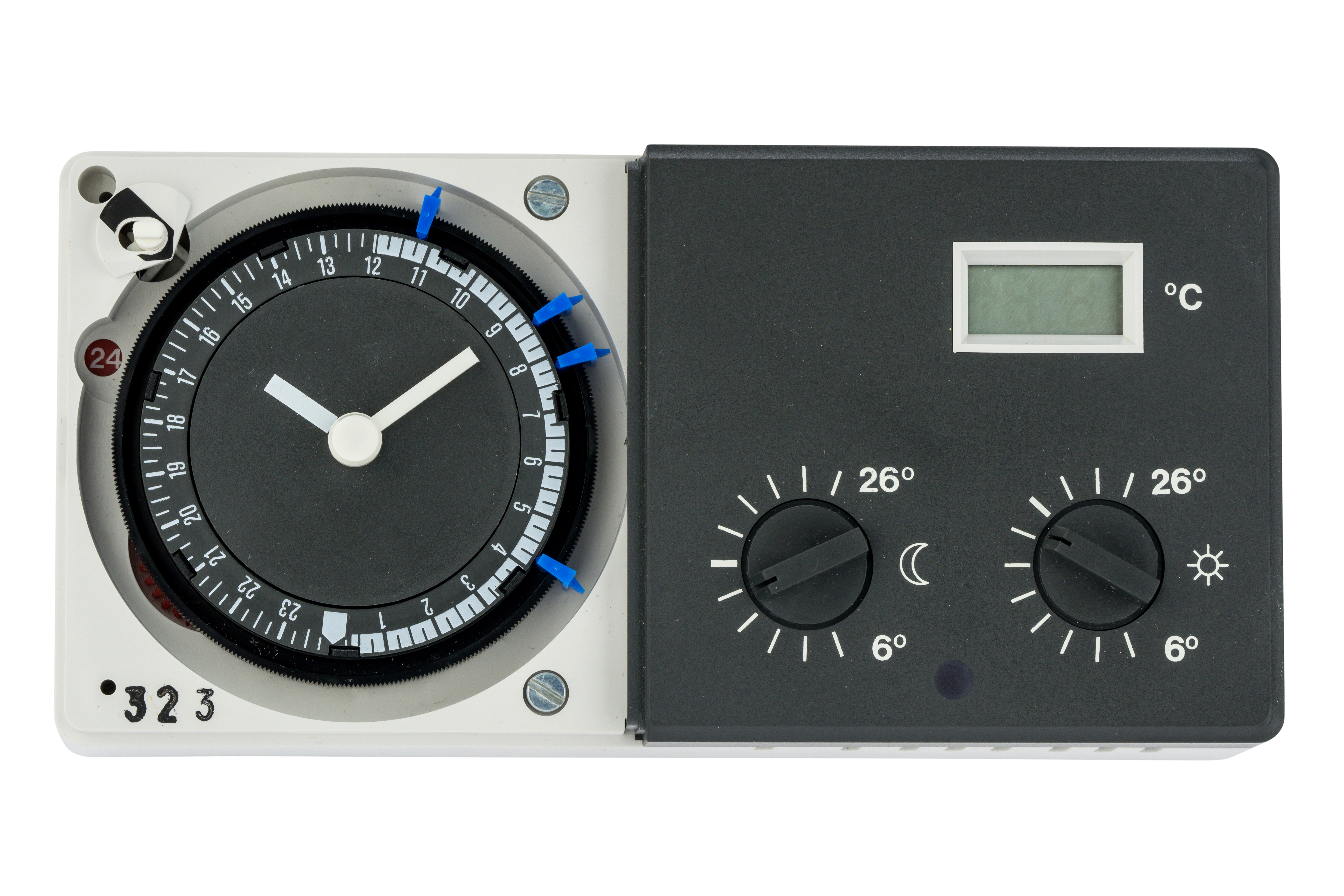 RAMSES-Zeitschaltuhr mit eingesetzten blauen Schaltreitern zur Steuerung