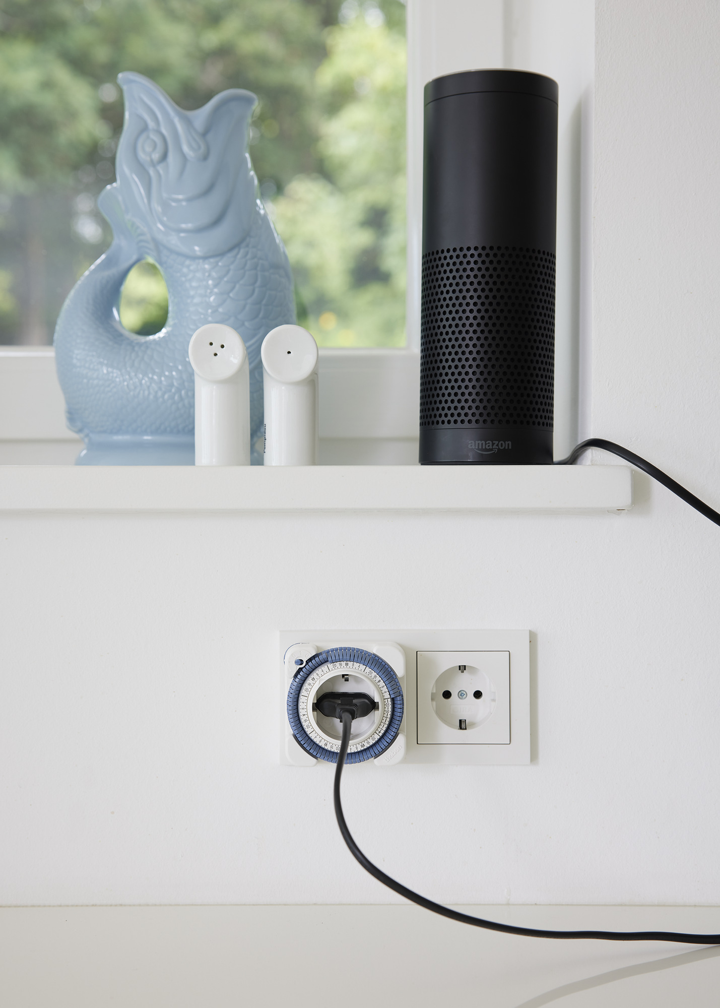 Analoge Steckdosen-Zeitschaltuhr theben-timer 27 mit Wochenprogramm im Haushalt